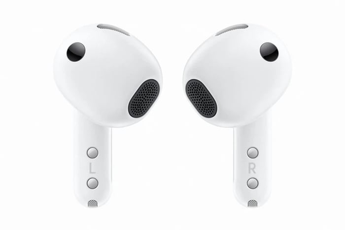 Наушники беспроводные Samsung Galaxy Buds 4 SM-R540NZWASEK White | Фото 3